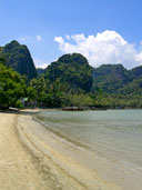 หาดไร่เลย์ หาดไร่เลย์ตะวันออก อ่าวไร่เลย์ตะวันออก อ.เมือง จ.กระบี่ 